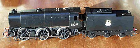 33037